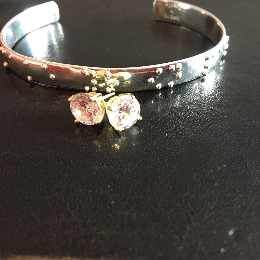 B Grade diamond earrings for women!
